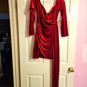 Red Velvet Dress. New, size Large.